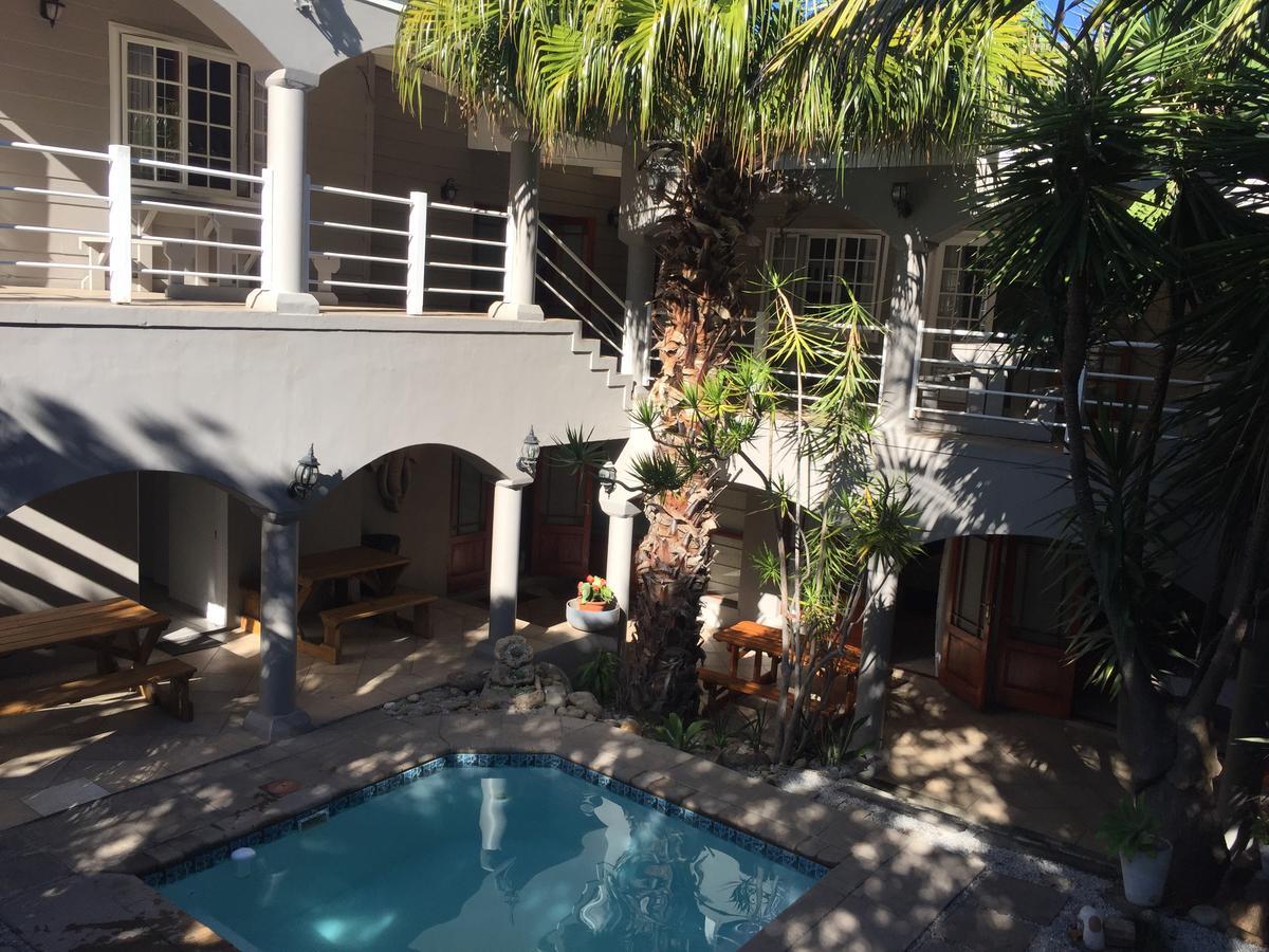 Knysna N2 Lodge Exterior foto